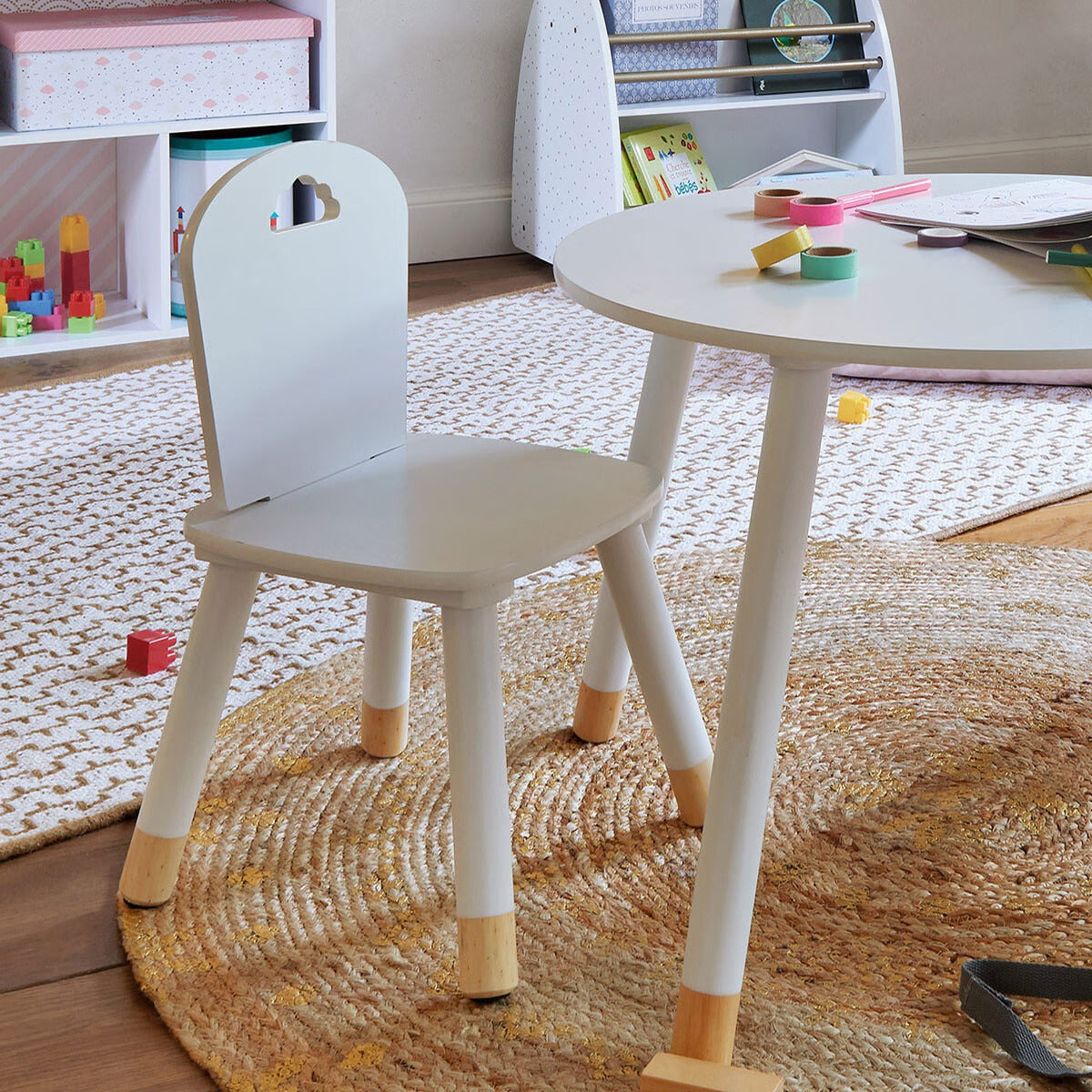 White Sweet Kid's Chair