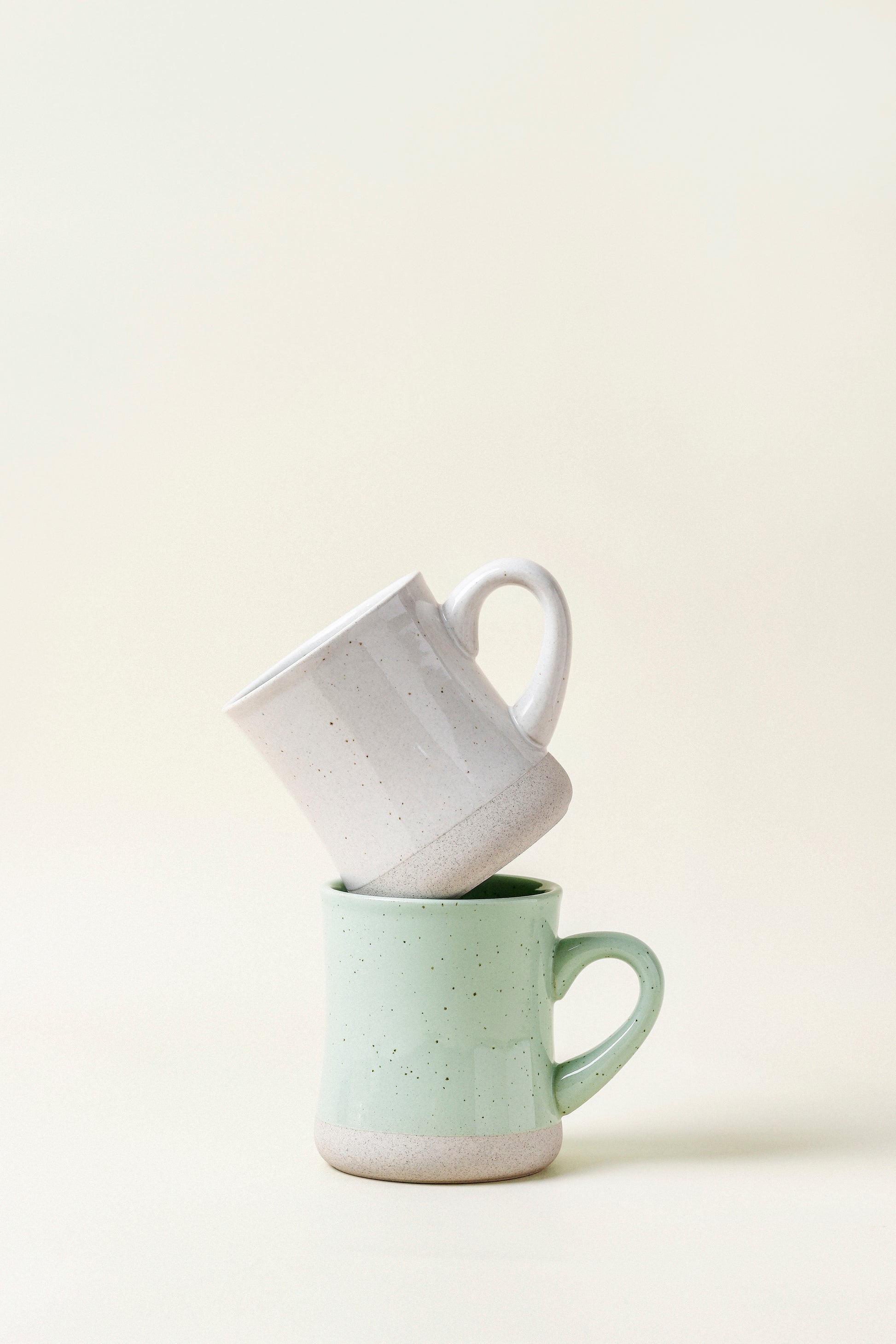 Elegant Sandstone Mug - Green/White, Durable & Stylish