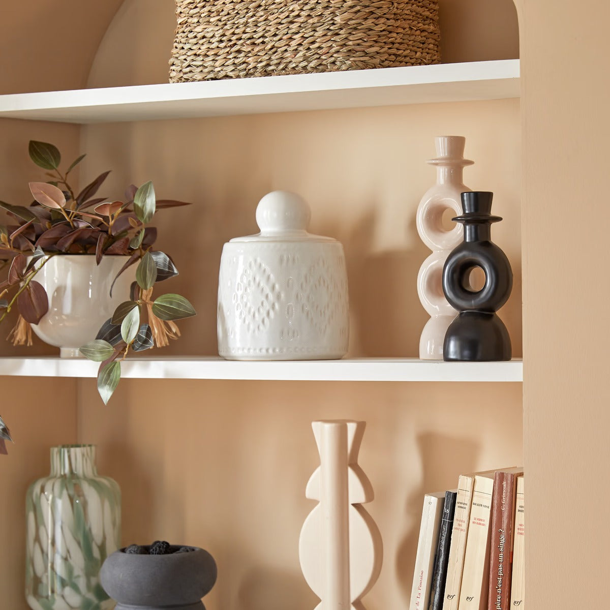 Decoration Box "Mala" — White Ceramic Lidded Storage Box 1.6L