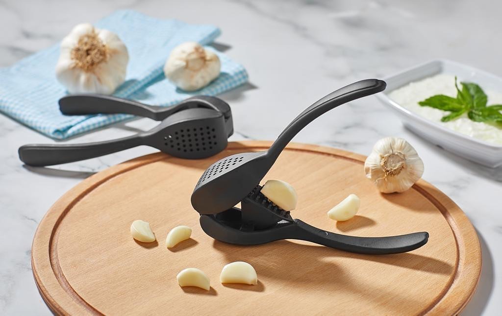 Heavy Duty Garlic Press with Matt Black Finish