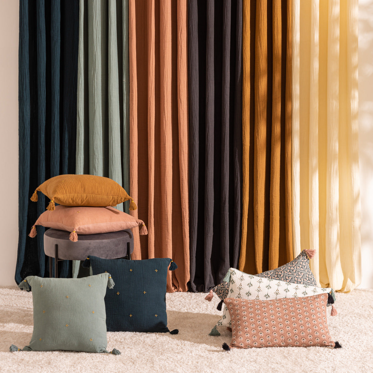 Cushion "Jamana" 40 x 40 cm Removable Cover, Gold Embroidery & Tassels