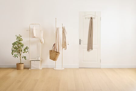 Simple clothing rack Liny – MDF & Steel, 2 Shelves, 3 Hooks, 164 cm