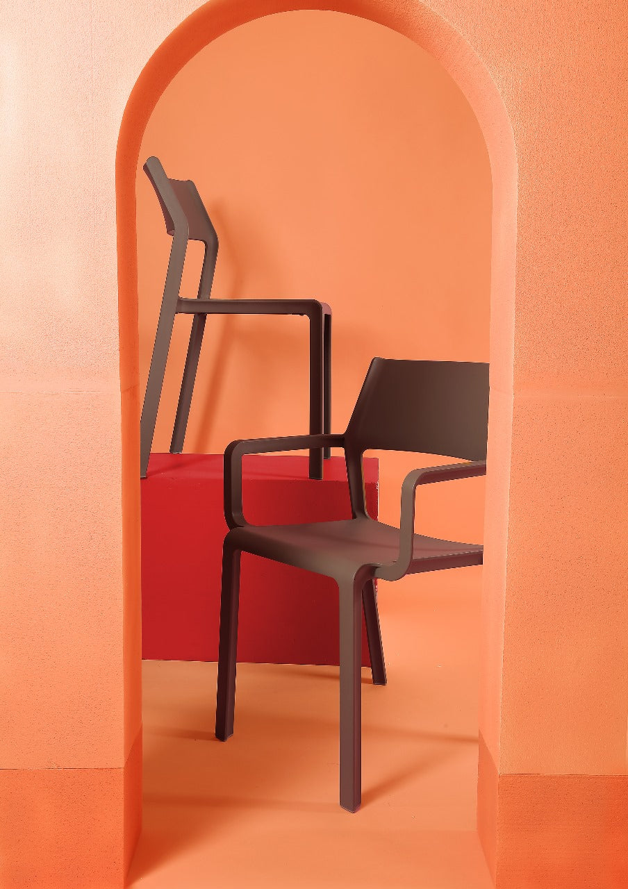 Elite B Dining Chair with UV-Treated Fiberglass