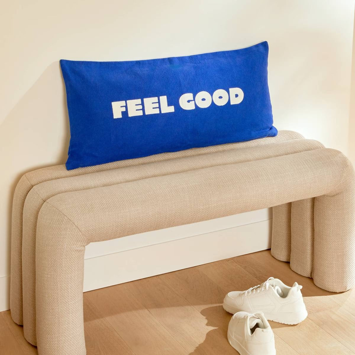 Flow Cushion - Embroidered Rectangular Cotton-Polyester Lumbar 75x35 cm