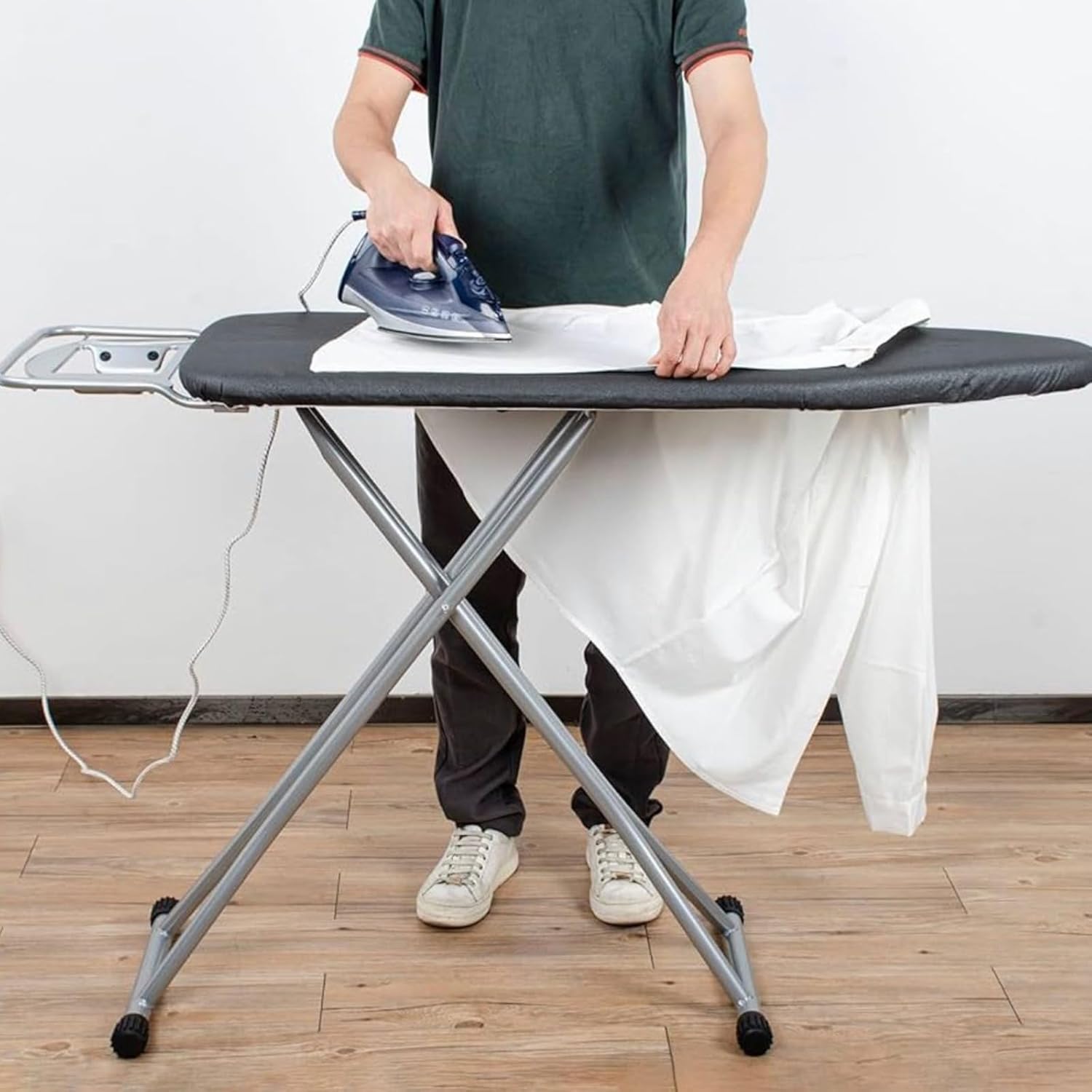 Ironing Board Farah with Adjustable Iron Rest and Heat Resistant Cover