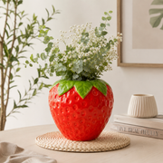 Porcelain Strawberry Vase – 10 × 14 cm