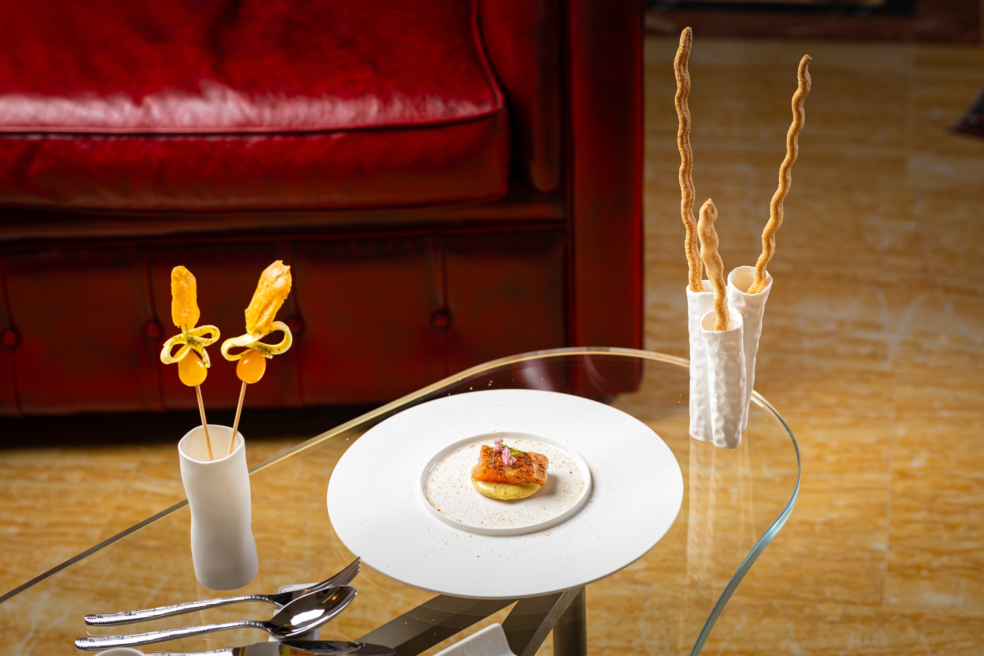 Porcelain Flat Plate Elegant Minimalist Serveware for Dining and Entertaining