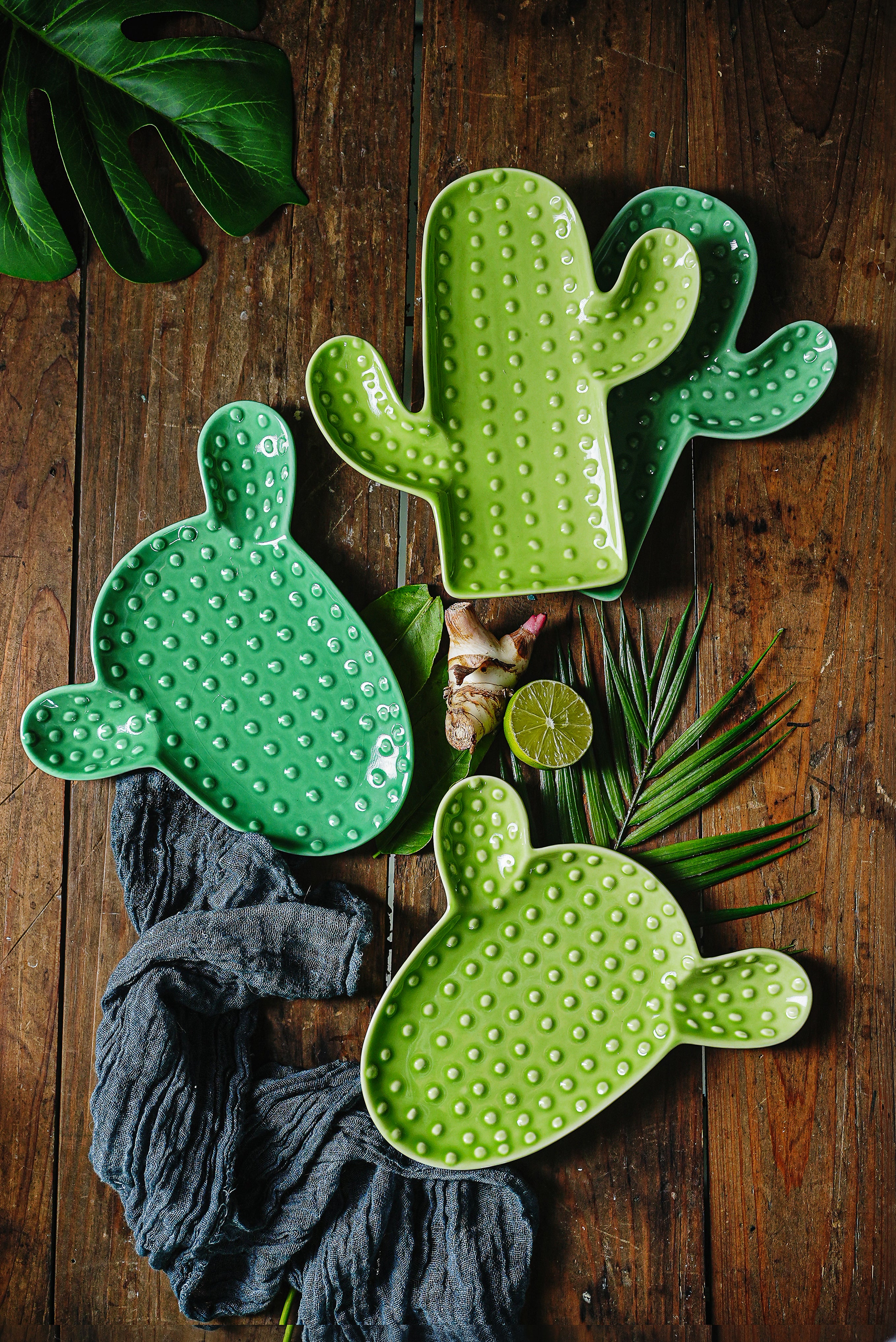 Cactus Plate - Porcelain, 22.5x17.8x2 cm