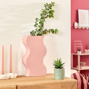 Chéri Vase — Pink Wavy Steel Indoor Decorative Vase 21x8x35 cm