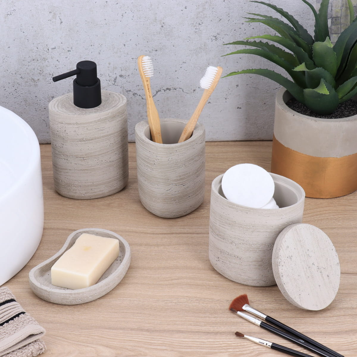 Concrete Effect Tumbler Toothbrush Holder Polyresin Grey Bathroom Accessory